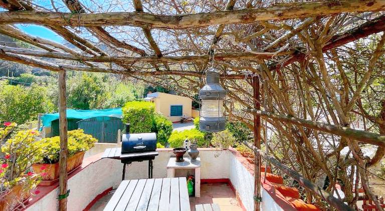 Apartment with patio & garden | Pet-friendly — photo 2