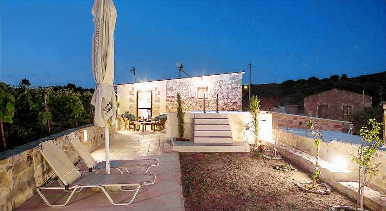 Villa with pool — photo 2