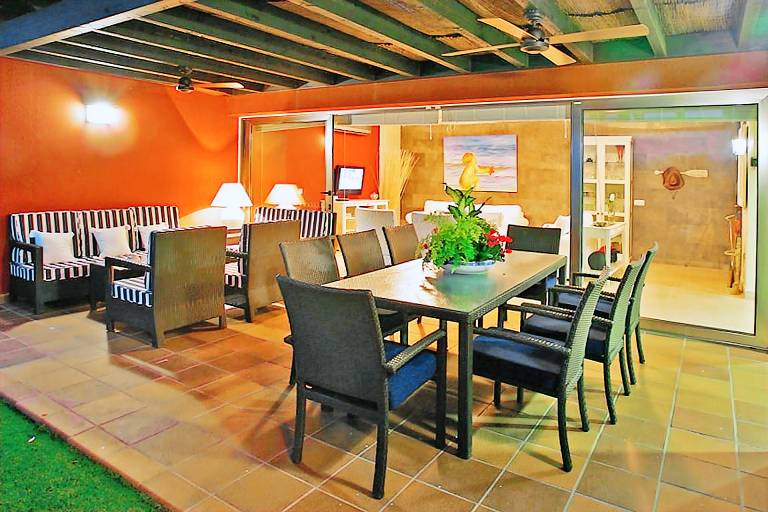 House with garden, private pool & patio — photo 5