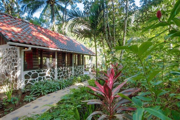 Lodge Cayo District