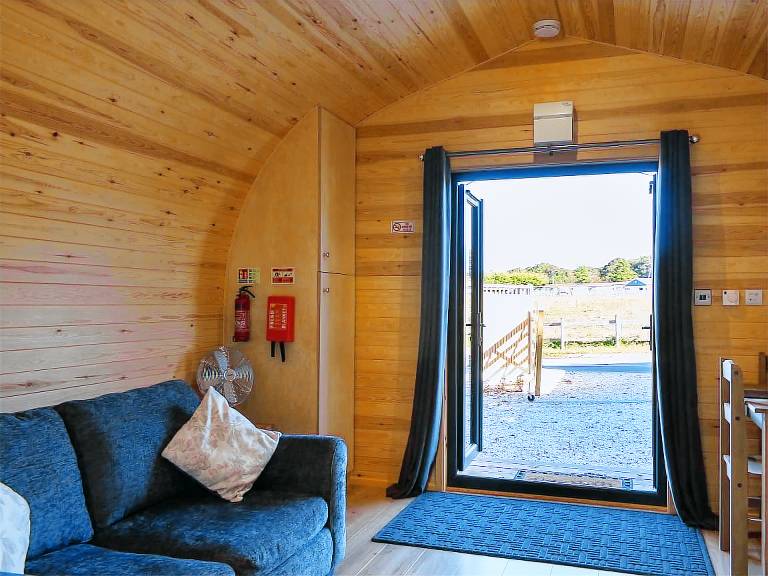 Child-friendly lovely cottage with yard | Pets allowed — photo 2