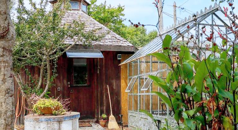 Tinyhouse Hexagonal in Organic Farm — photo 4