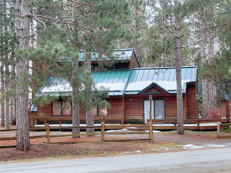 Cabin  Thompsonville