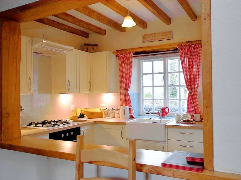 Fully equipped pleasant cottage with yard | Pets allowed — photo 4