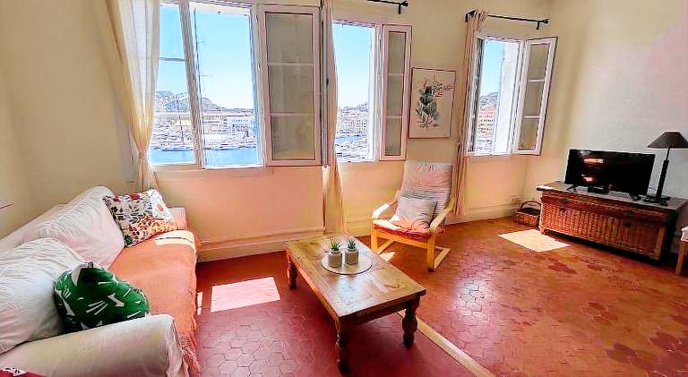 Rental apartment with 2 rooms for 6 persons in La Ciotat