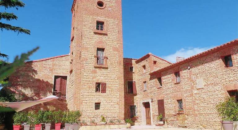 Vacation home with pool, BBQ & patio | Pets allowed in Torreilles