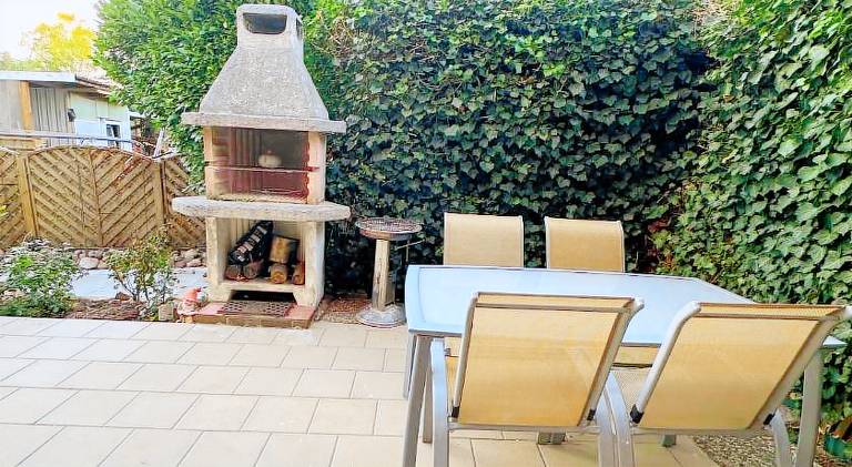 Apartment with patio — photo 5