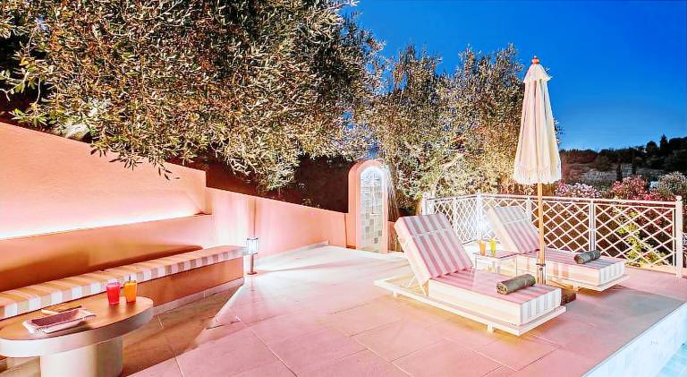 Fully equipped beautiful villa with hot tub, terrace & BBQ | Suitable for remote work | Pets allowed — photo 4