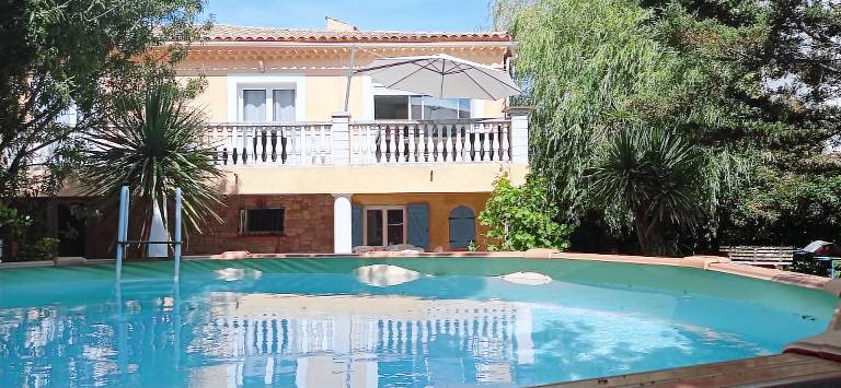 Vacation home with pool, terrace & yard | Garden view in Saint-Raphaël