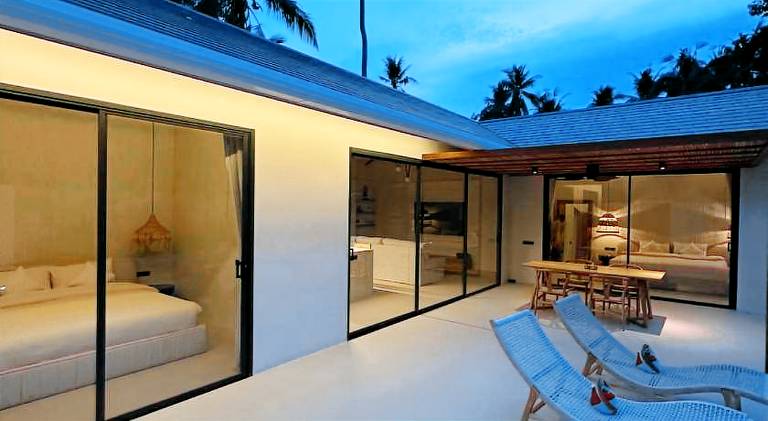 Villa with pool — photo 4