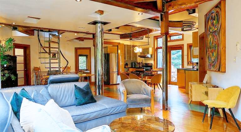 Chalet with garden, hot tub & grill | Perfect for remote work — photo 4