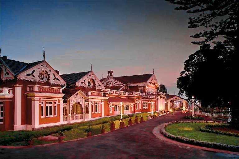 WelcomHeritage Fernhills Royal Palace