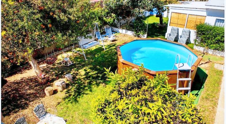 Vacation home with pool — photo 5
