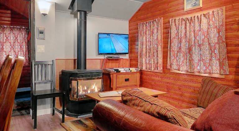 Hillside Bungalows — photo 2