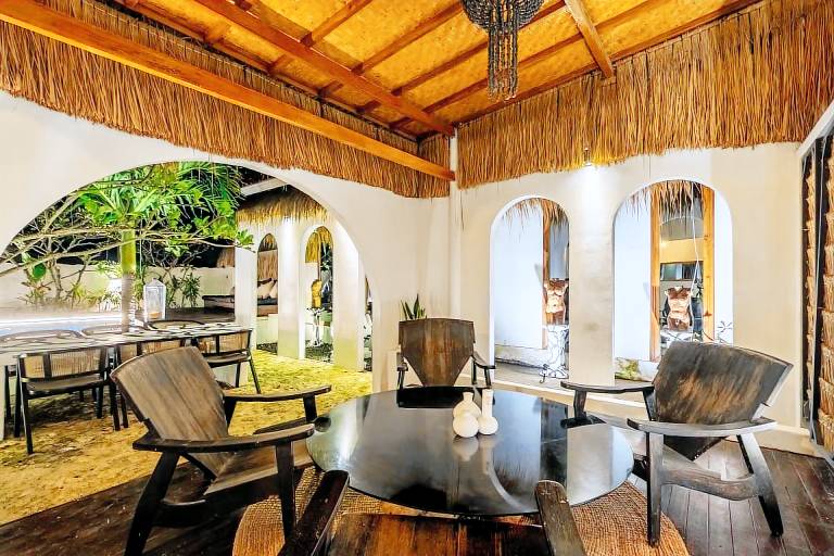 Villa with pool, grill & yard — photo 5