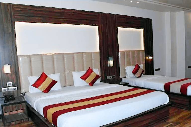 Hotel Vibharaj Palace