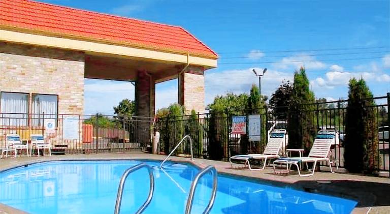 La Quinta Inn by Wyndham Everett — photo 5