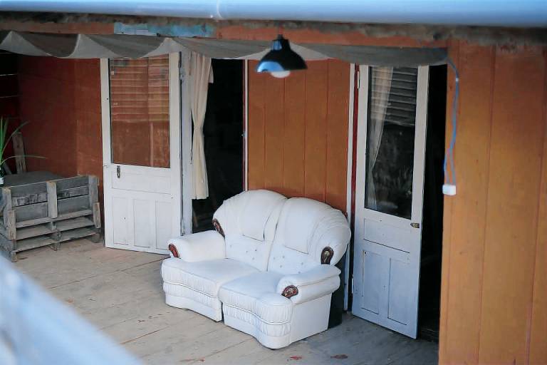 House with grill & yard — photo 3