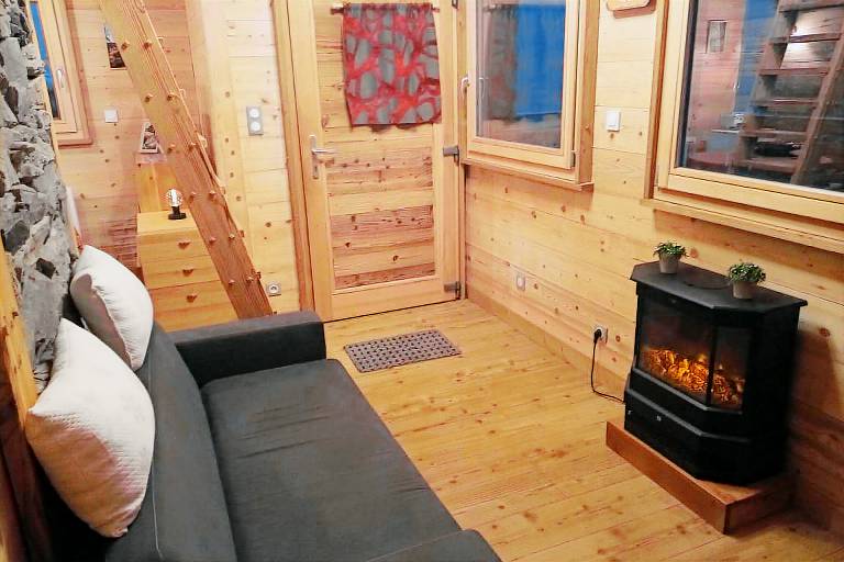 Chalet with yard, terrace & barbeque | Mountain view — photo 2