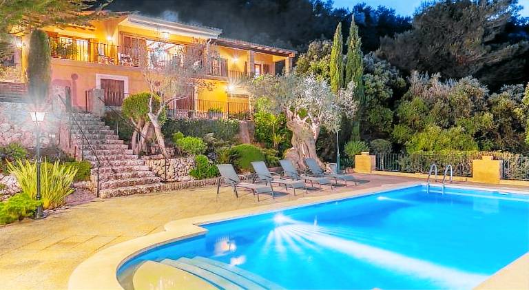 180 m&sup2; Ferienhaus