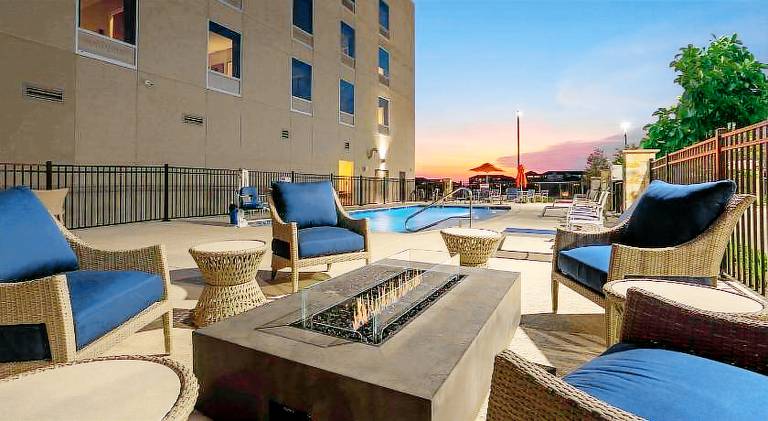 La Quinta Inn & Suites by Wyndham Pflugerville — photo 2
