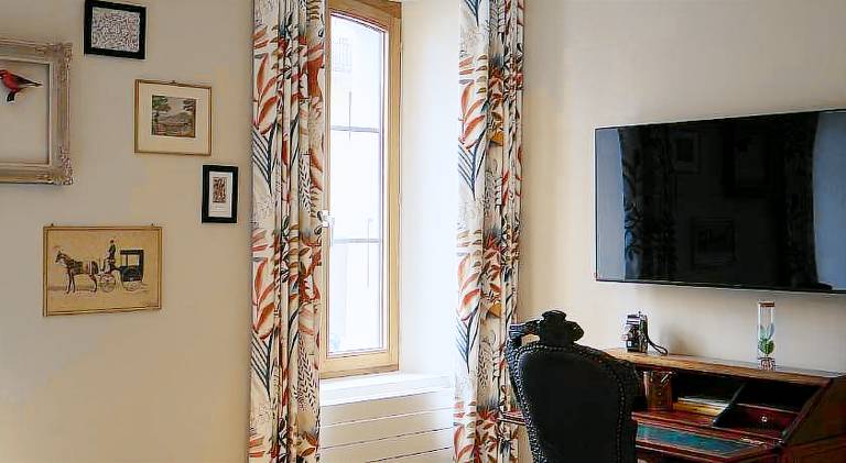 Hotel Le Bec Bed and Chocolate self check-in in Neuchatel