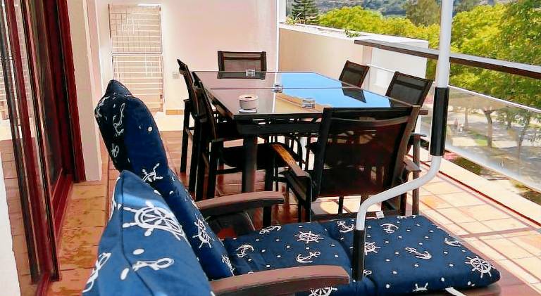 Fully equipped beautiful rental apartment with yard, heated pool & barbecue | Dogs allowed — photo 5