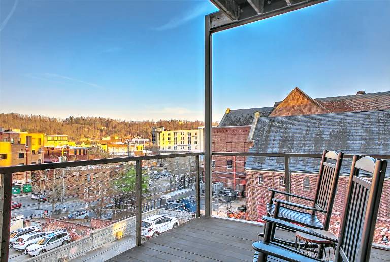 Condo | Mountain view — photo 2