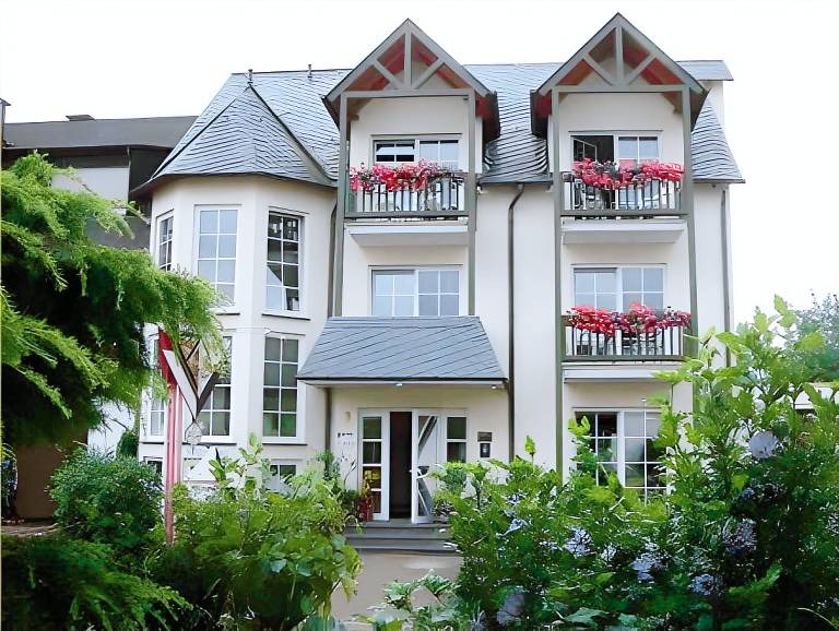 Moselhotel Weinhaus Simon Sauna Restaurant ELadesaule