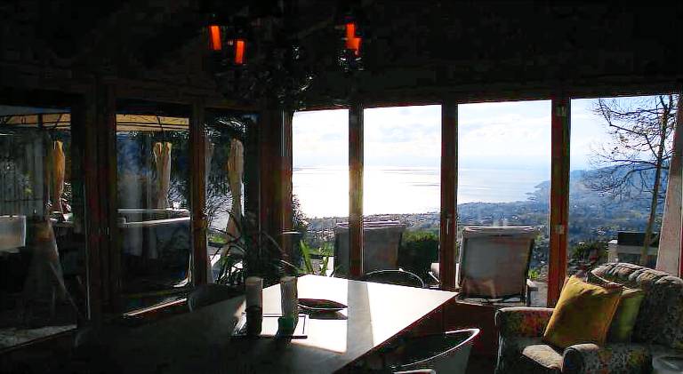 Chalet with hot tub — photo 3