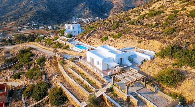 Villa with terrace & pool — photo 5