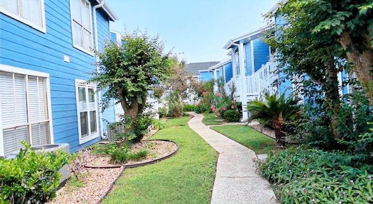 Serviced apartment with private pool & grill | Next to the beach | Pets are welcome — photo 5