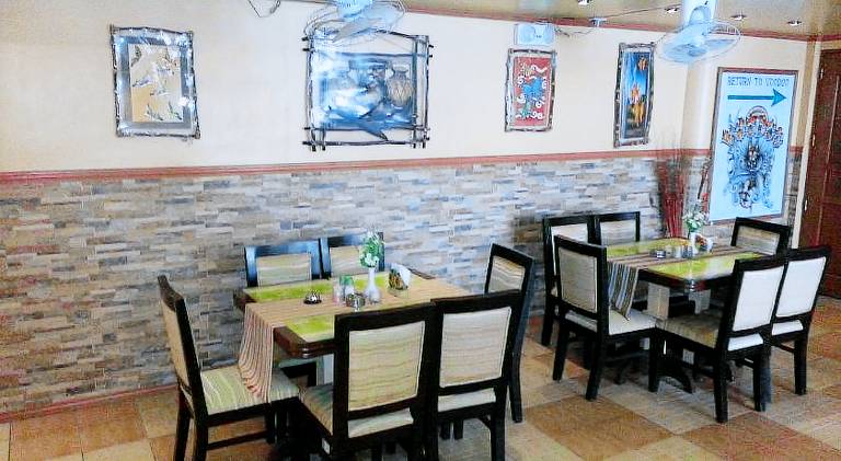 Kokomos Hotel & Restaurant — photo 3