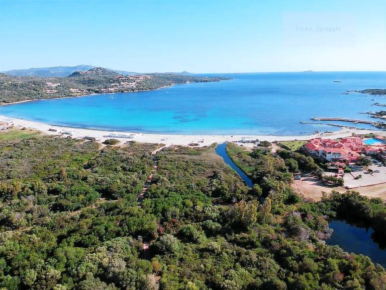 Rental apartment with pool & garden in Golfo Aranci