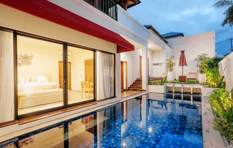 Villa with pool — photo 3