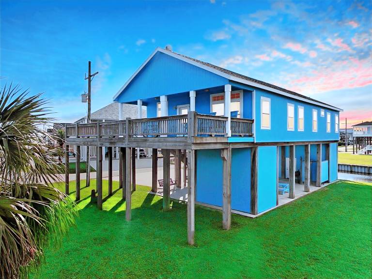 House with terrace — photo 2
