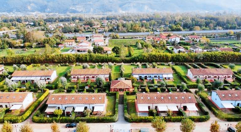 Serviced apartment with garden in Carrara