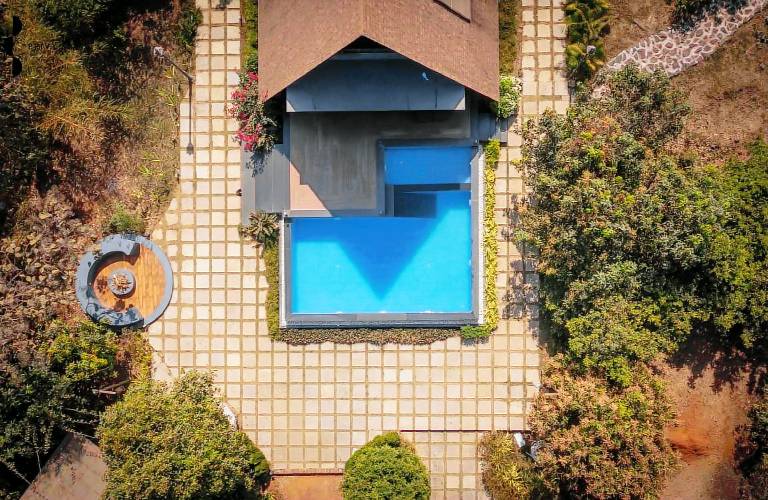 303 m&sup2; Villa