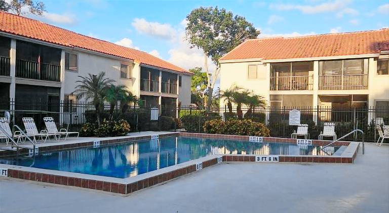 Holiday apartment with pool & hot tub — photo 3