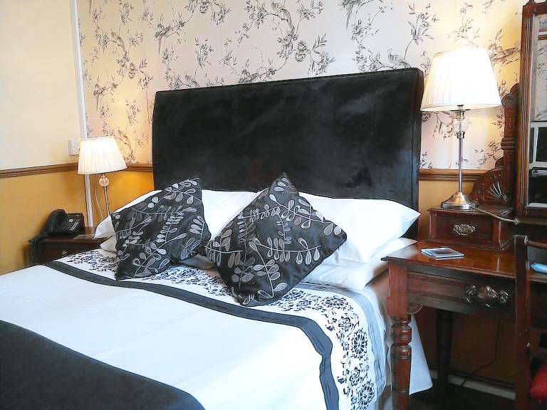 Accommodation  Shapwick