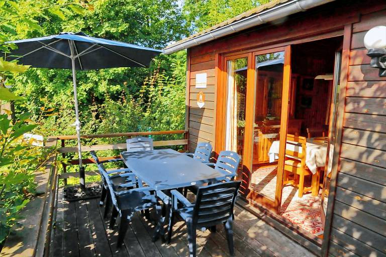 Family-friendly wonderful chalet with patio & yard | Pets allowed — photo 5
