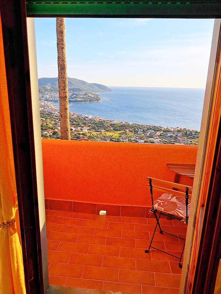 Holiday apartment with barbecue, terrace & garden | Panoramic view — photo 4