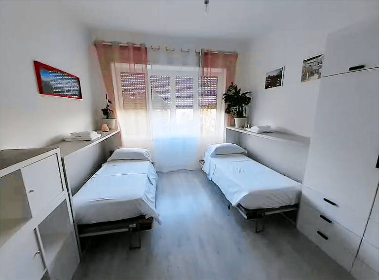 Rental apartment with 2 rooms for 5 persons — photo 4