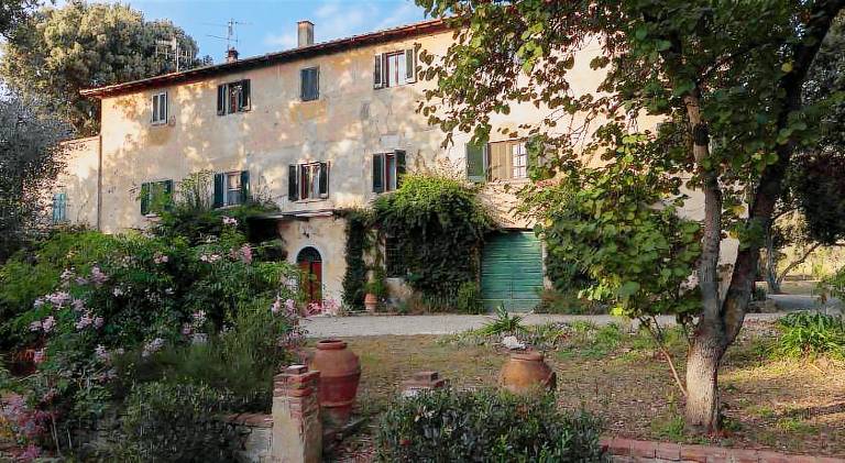 Vacation home with garden in Piombino