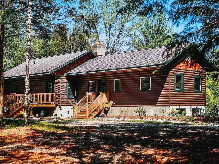 Bed and breakfast  Keene