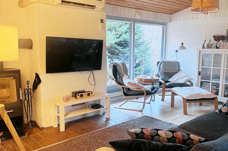 Fully equipped lovely vacation home with patio | Pets are welcome — photo 3