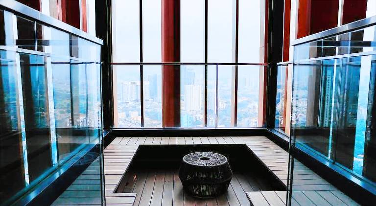 Apartment with pool, terrace & yard | Near Jalan Alor | Suitable for remote work — photo 5