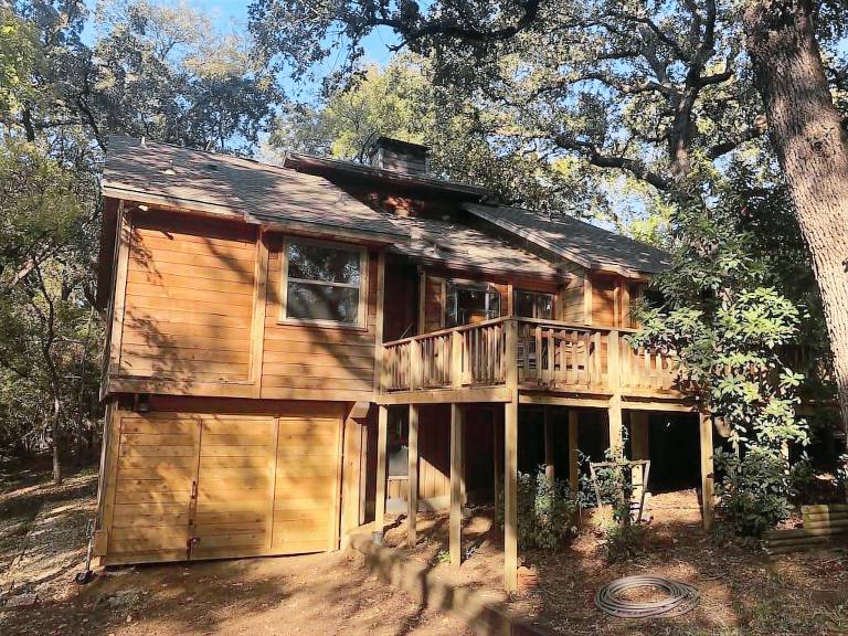 Cabin Hickory Creek