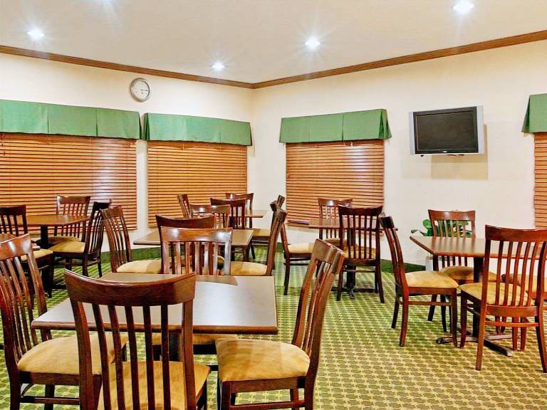 Baymont Inn & Suites Merrillville — photo 3