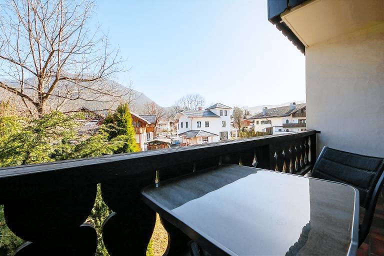 Holiday apartment (60m2) in Partenkirchen with a double balcony — photo 5